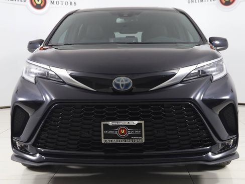 Used 2021 Toyota Sienna XSE image 54