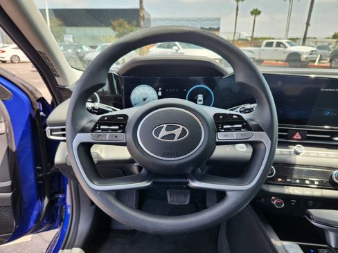 Used 2024 Hyundai Elantra SEL FWD image 14