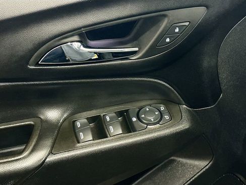 Used 2023 Chevrolet Equinox LT image 18