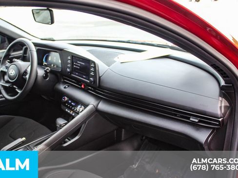 Used 2025 Hyundai Elantra Sport image 23