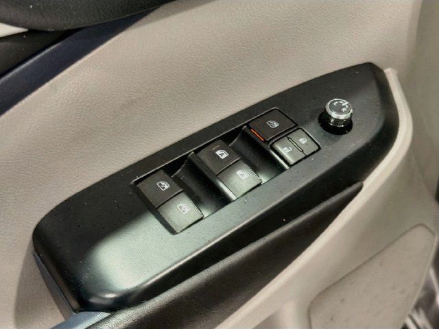 Certified 2017 Toyota Highlander XLE w/ Carpet Mat Package AWD/4WD image 17