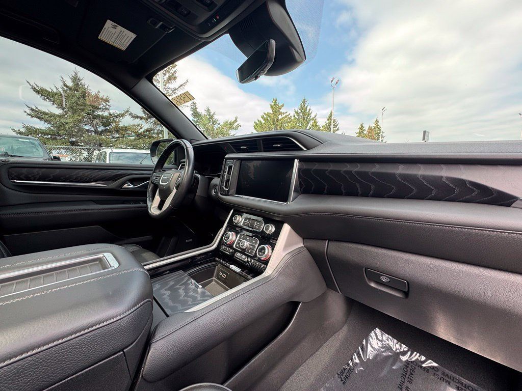 Used 2023 GMC Yukon Denali w/ Denali Reserve Package AWD/4WD image 38