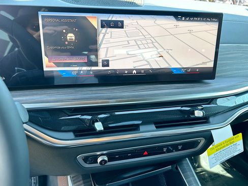 Used 2026 BMW X5 xDrive50e w/ M Sport Package image 10