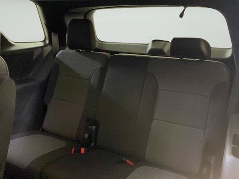 Used 2023 Chevrolet Traverse LT FWD image 27