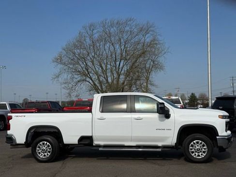 Used 2025 Chevrolet Silverado 2500 LT w/ Convenience Package image 34