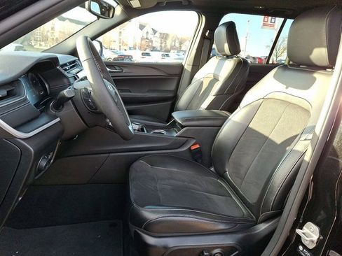 Certified 2024 Jeep Grand Cherokee Altitude image 16