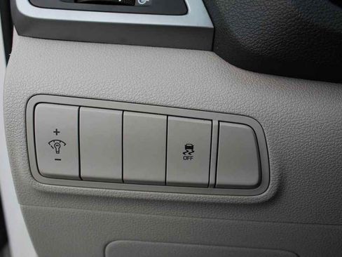 Used 2016 Hyundai Tucson SE image 12