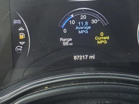 Used 2018 Jeep Grand Cherokee Laredo image 33