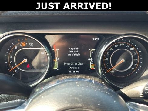 Used 2021 Jeep Wrangler Unlimited Sahara AWD/4WD image 19