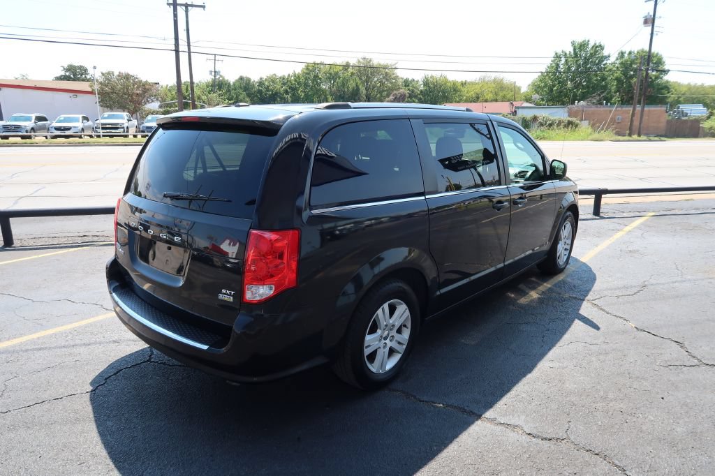 Used 2019 Dodge Grand Caravan SXT FWD image 3