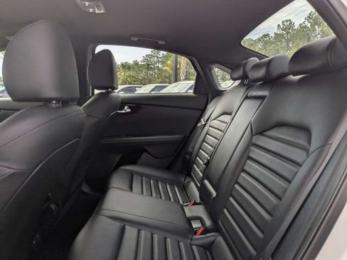 Used 2024 Kia Forte GT-Line w/ GT-Line Premium Package FWD image 12