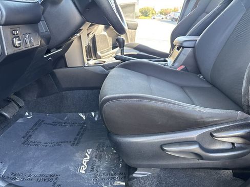 Used 2013 Toyota RAV4 XLE FWD image 24