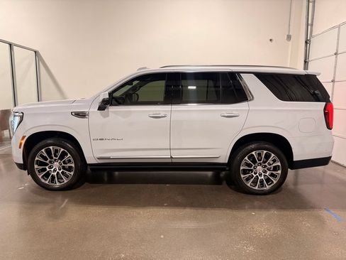 Used 2026 GMC Yukon Denali w/ Sun & Power Step Package AWD/4WD image 8