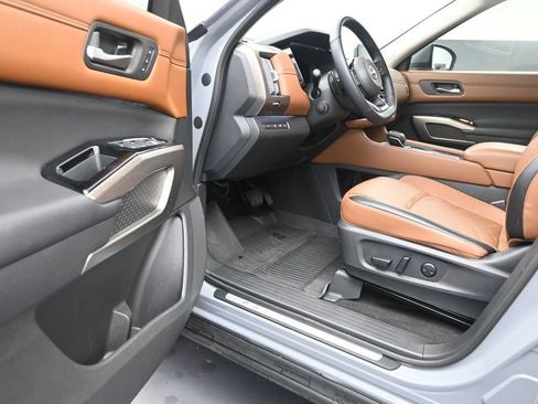 Certified 2024 Nissan Pathfinder Platinum w/ Cargo Package FWD image 21