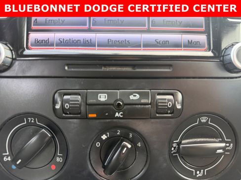 Used 2009 Volkswagen Jetta SE FWD image 19