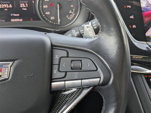 Used 2023 Cadillac XT6 Sport w/ Technology Package image 21