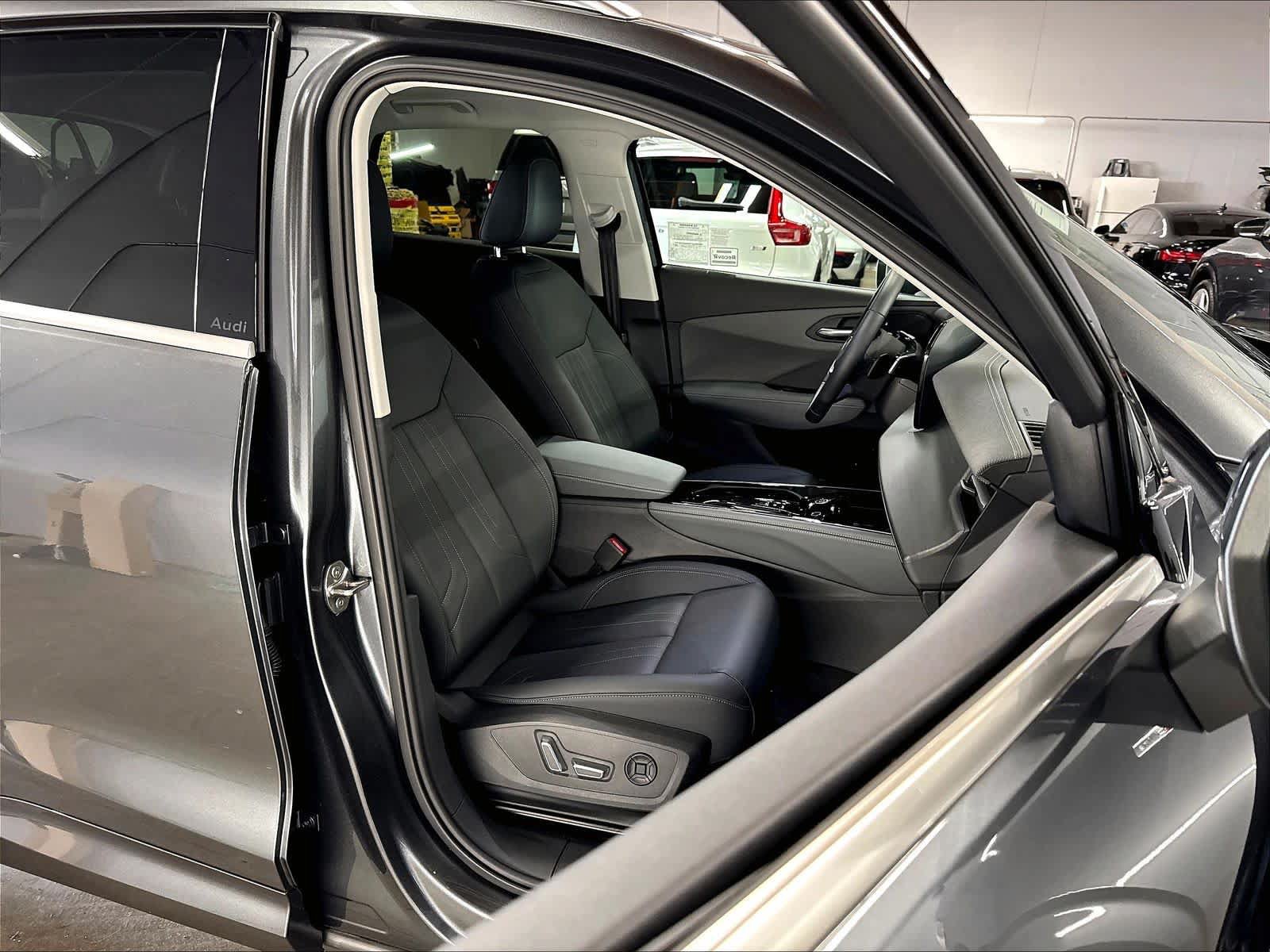 Certified 2026 Audi Q3 quattro 2.0T w/ Driver Assistance Package AWD/4WD image 11