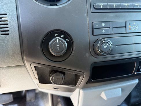 Used 2015 Ford F250 XL AWD/4WD image 10