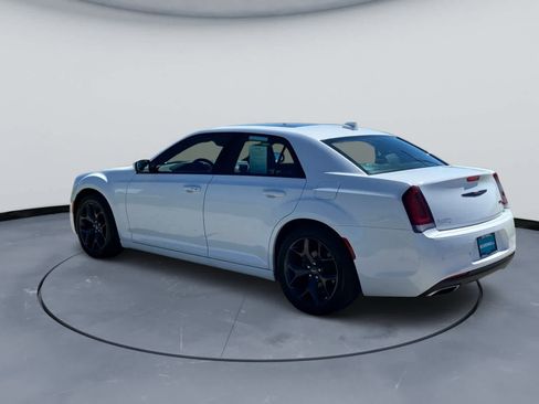 Used 2023 Chrysler 300 S RWD image 4
