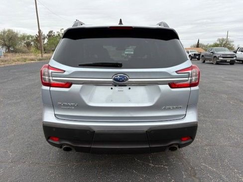 Used 2023 Subaru Ascent Premium w/ Convenience Package image 4