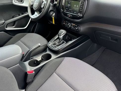 Used 2024 Kia Soul LX w/ Option Group 015 image 16