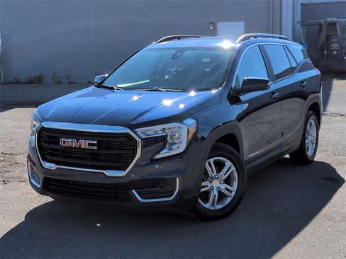 Used 2023 GMC Terrain SLE w/ Driver Convenience Package image 1
