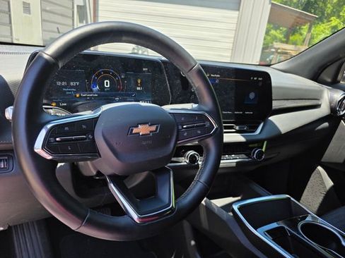 Used 2025 Chevrolet Equinox LT FWD image 40