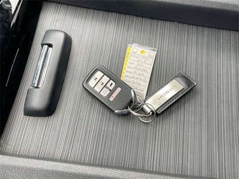 Used 2020 Honda Pilot Touring image 35