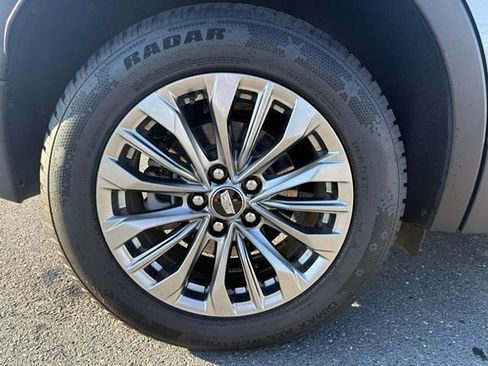 Used 2025 Cadillac XT4 Premium Luxury image 28