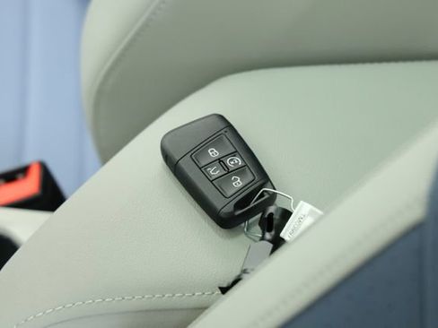 New 2026 Volkswagen Jetta SE FWD image 38