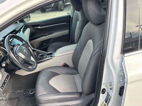 Used 2020 Toyota Camry XLE w/ Carpet Mat Package FWD image 11