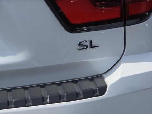 Used 2024 Nissan Armada SL w/ Captain's Chairs Package image 4