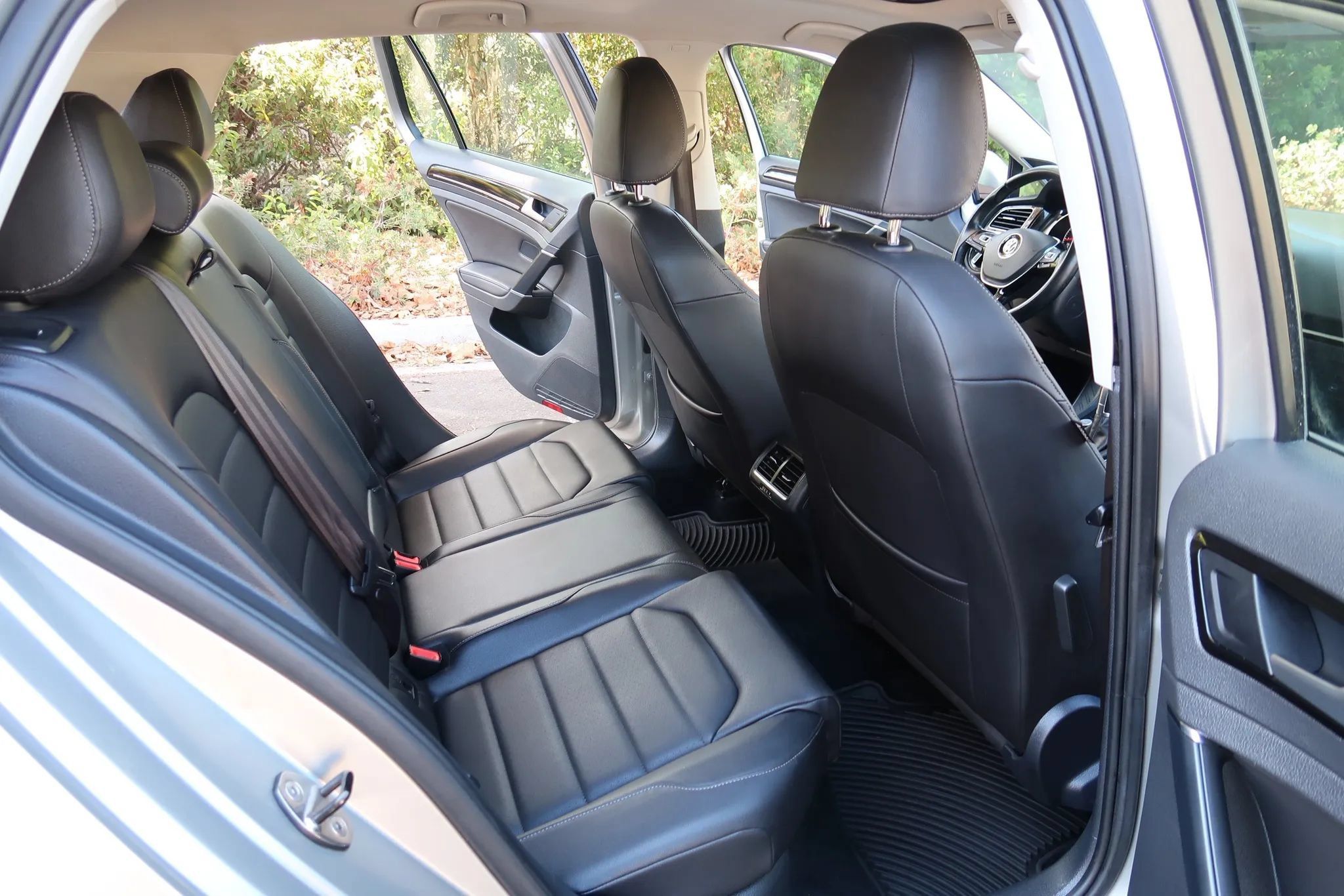 Used 2015 Volkswagen Golf SEL FWD image 20