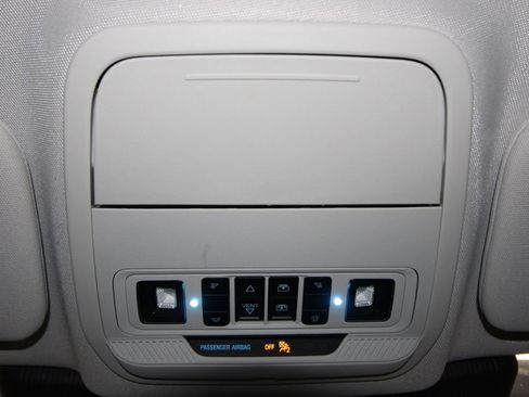 Used 2025 Ford Explorer Active w/ Active Comfort Package image 18