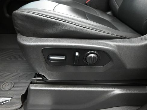 Used 2021 Chevrolet Silverado 1500 LT Trail Boss w/ Convenience Package II image 11