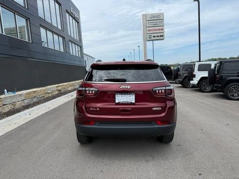 Used 2022 Jeep Compass Latitude w/ Convenience Group AWD/4WD image 4
