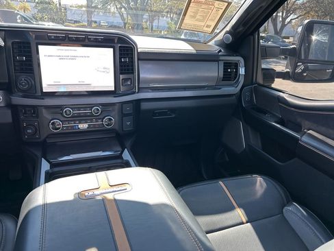 Used 2024 Ford F250 Platinum w/ FX4 Off-Road Package image 40