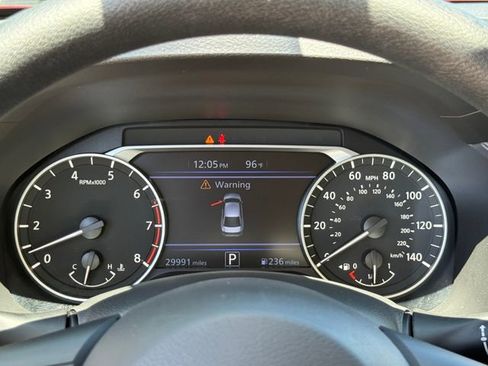 Used 2025 Nissan Altima 2.5 SV FWD image 14
