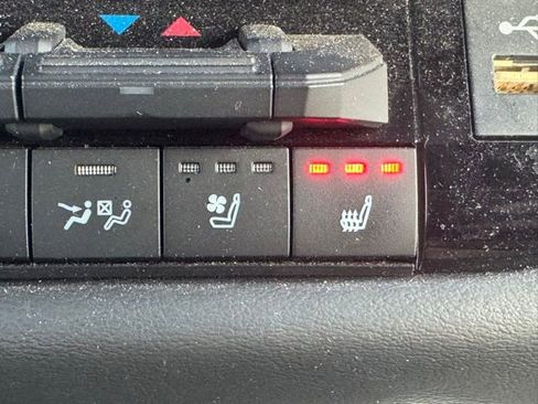 Used 2023 Toyota Tundra Platinum image 28