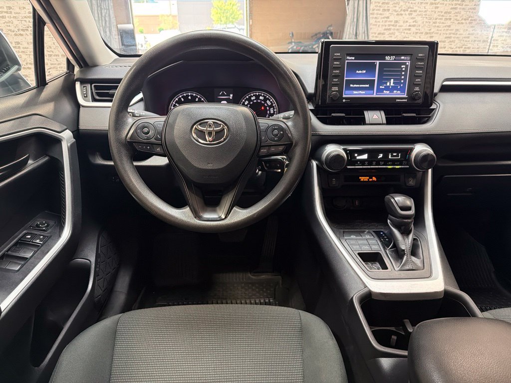 Used 2022 Toyota RAV4 LE AWD/4WD image 15