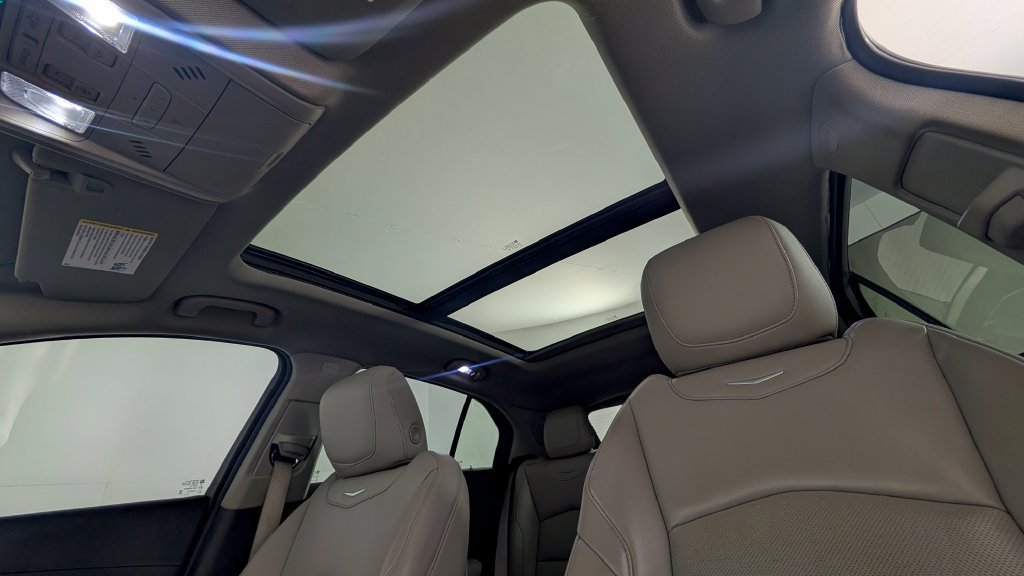 Used 2023 Cadillac XT4 Premium Luxury w/ Technology Package FWD image 15