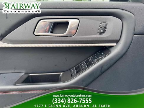 Used 2025 Ford Explorer ST-Line w/ ST-Line Street Pack AWD/4WD image 16
