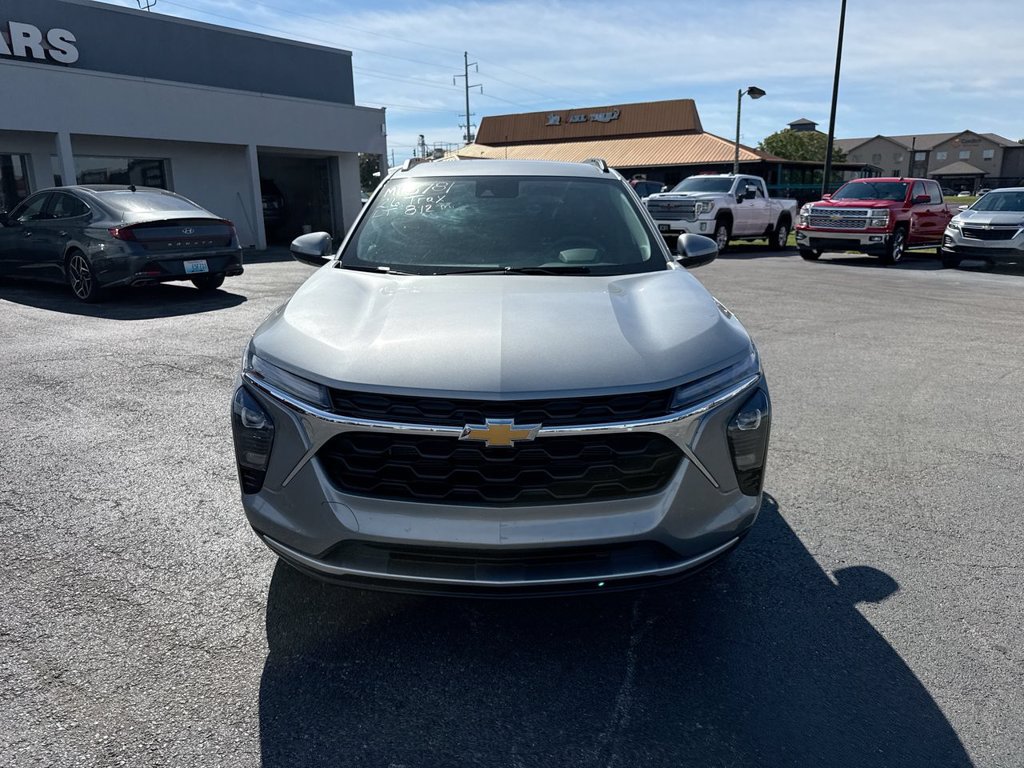 Used 2026 Chevrolet Trax LT FWD image 16