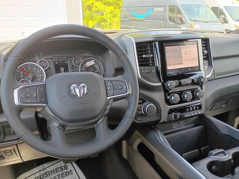 New 2026 RAM 1500 4x4 Crew Cab image 10