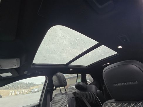 Used 2025 GMC Acadia Denali w/ LPO, Floor Liner Package image 19