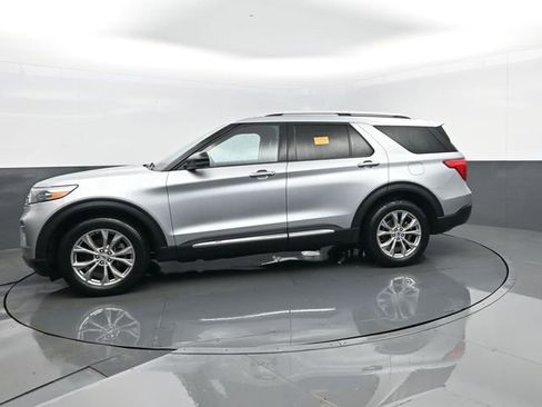 Used 2023 Ford Explorer Limited w/ Equipment Group 301A AWD/4WD image 5