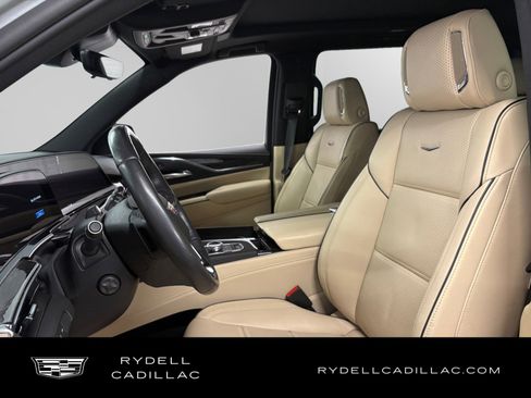 Certified 2023 Cadillac Escalade ESV Premium Luxury AWD/4WD image 10