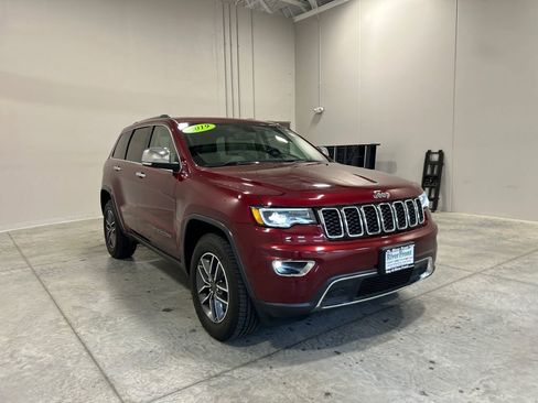 Used 2019 Jeep Grand Cherokee Limited w/ Luxury Group II image 4