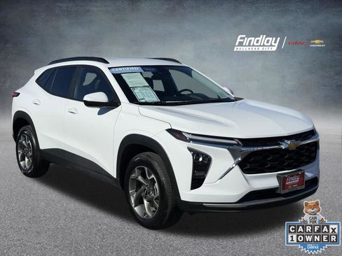 Certified 2025 Chevrolet Trax LT image 1