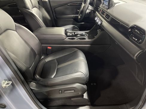 Used 2024 Honda Pilot Touring image 15